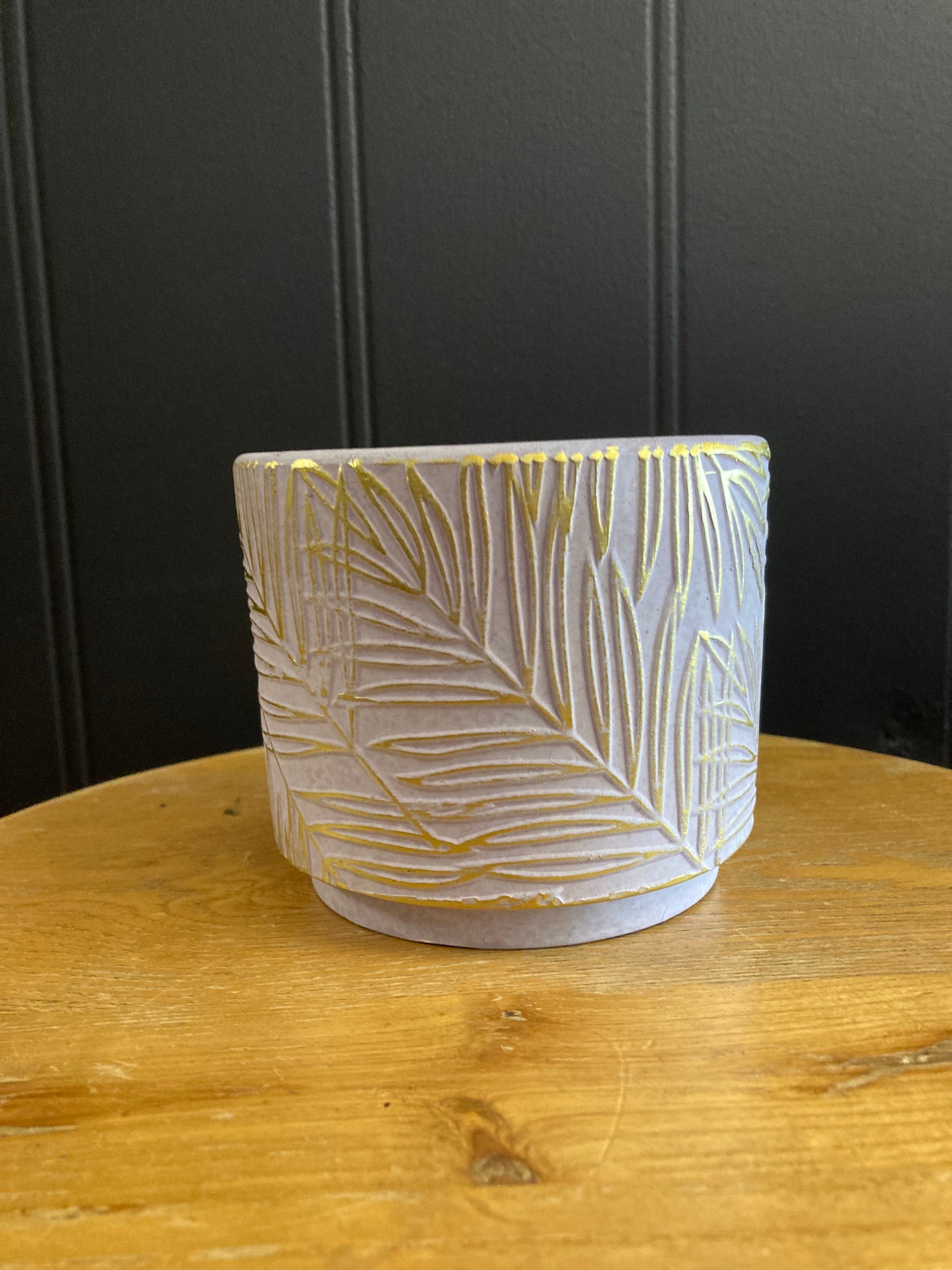 Small Pot - Soft Lilac with embossed gold leaf pattern
