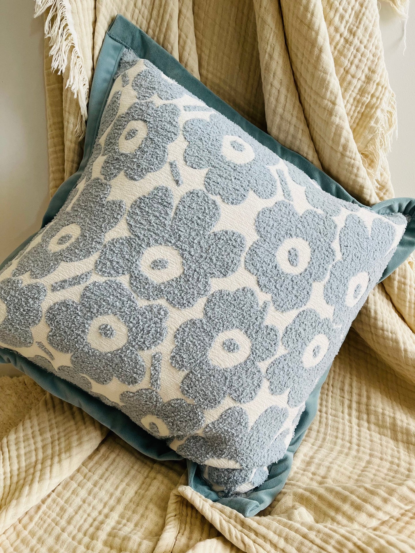 Mama and Tochter Velvet Luxe Floral Cushion Cover